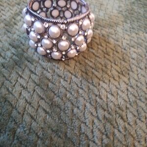 Elegant Silver and White Pearl Bracelet